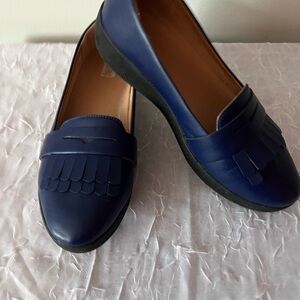 Fitflop woman’s Navy vianna Fringe  loafers comfort technology size 8